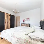 Mima Gomilica Apartment