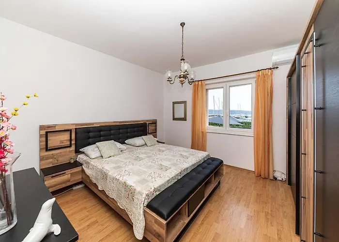 Mima Gomilica Apartman *