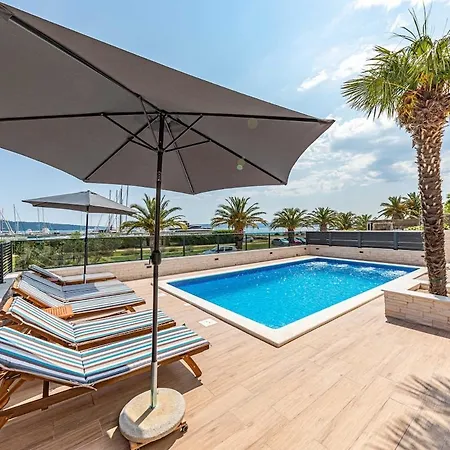 Mima Gomilica * Kaštela