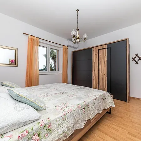 Apartament Mima Gomilica *
