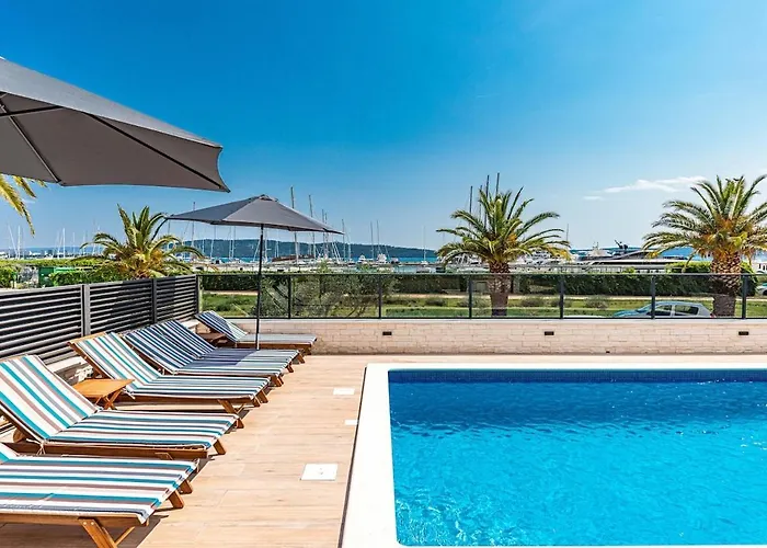 Mima Gomilica * Kaštela